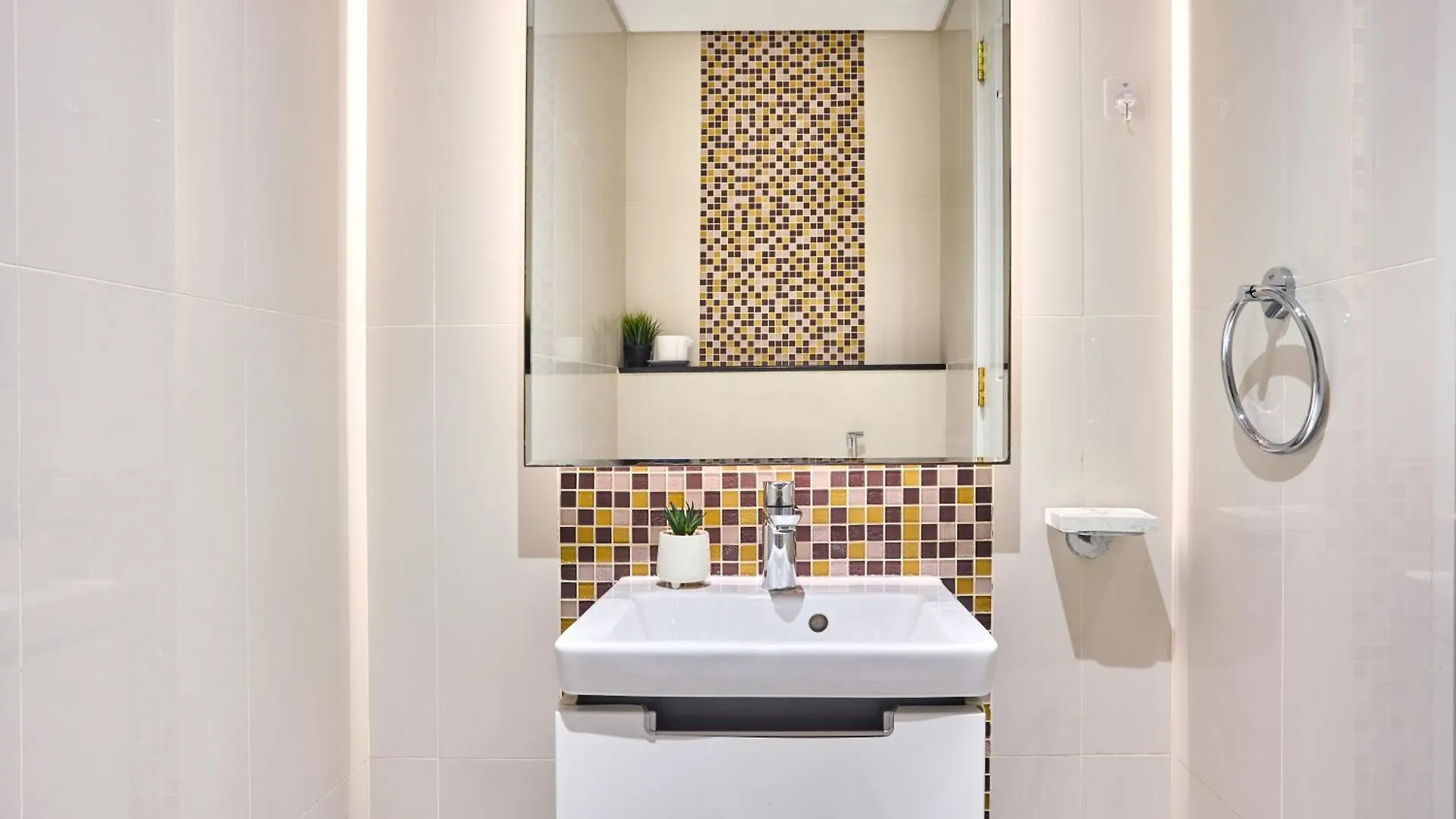 Downtown 1Br - 5 Minutes To Mall - Panoramic Pool Dubai 0*,