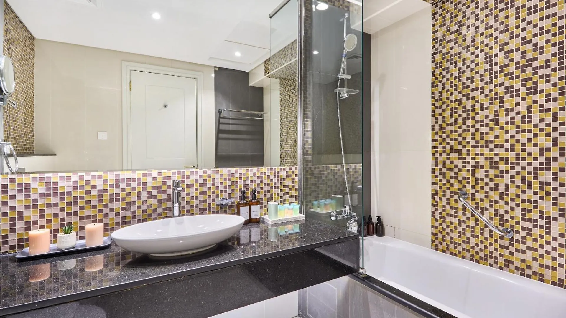Downtown 1Br - 5 Minutes To Mall - Panoramic Pool Dubai 0*,  United Arab Emirates